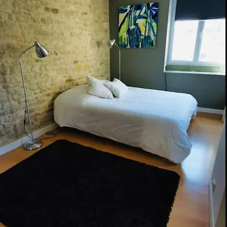 Et Elegant De Centre *