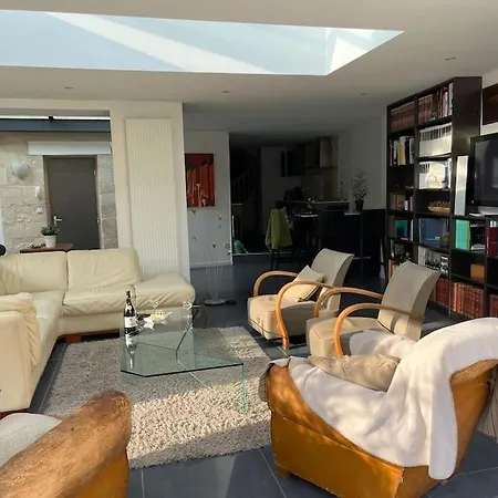 Et Elegant De Centre